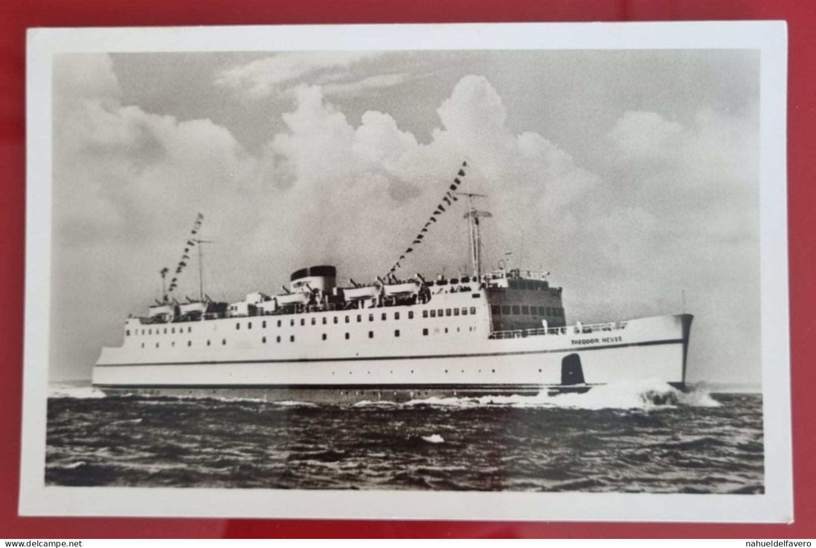 CARTE POSTALE NON CIRCULÉE - HOCHSEE - FÄHRSCHIFF "THEODOR HEUSS" DER DEUTSCHEN BUNDESBAHN - Chiatte, Barconi