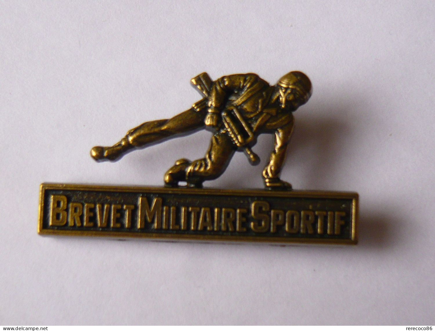 BIG Pins COINDEROUX PARIS BREVET MILITAIRE SPORTIF 4,5 X 2,5 Cm TBQ 2attaches - Militaria