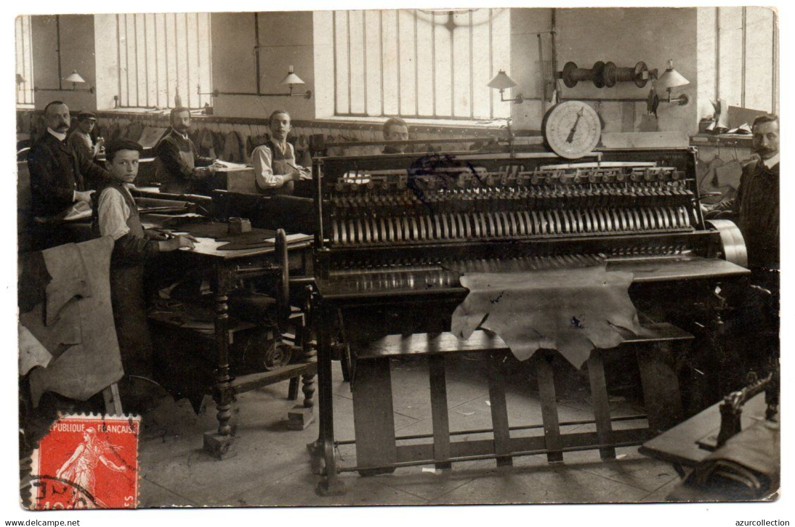 Atelier De Confection De Peaux. Carte Photo Animée Non Située - Industrial