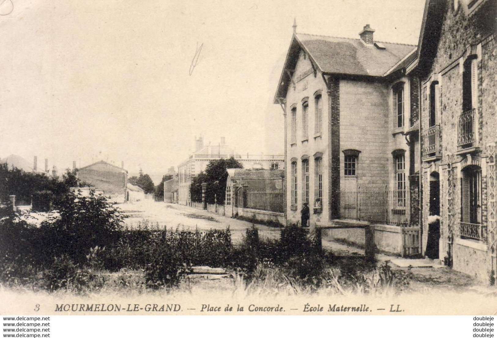 D51 MOURMELON LE GRAND Place De La Concorde École Maternelle - Mourmelon Le Grand