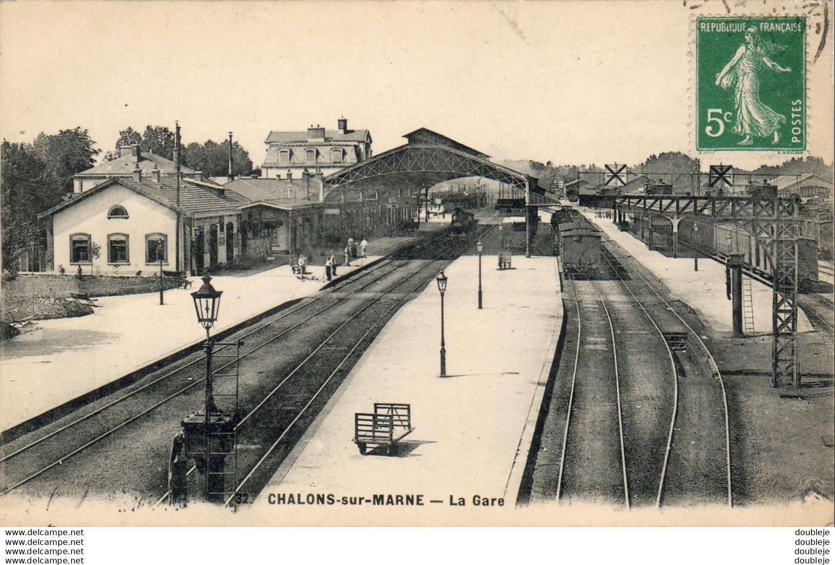 D51 CHALONS SUR MARNE La Gare .... PEU COURANTE - Châlons-sur-Marne