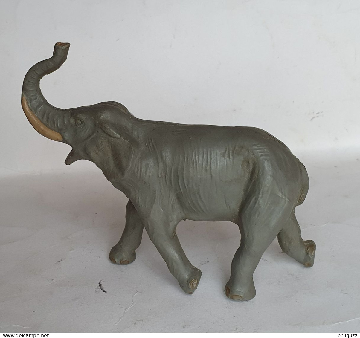 Très Bel FIGURINE ELEPHANT EN PLASTIQUE CREUX 50's - Sonstige & Ohne Zuordnung