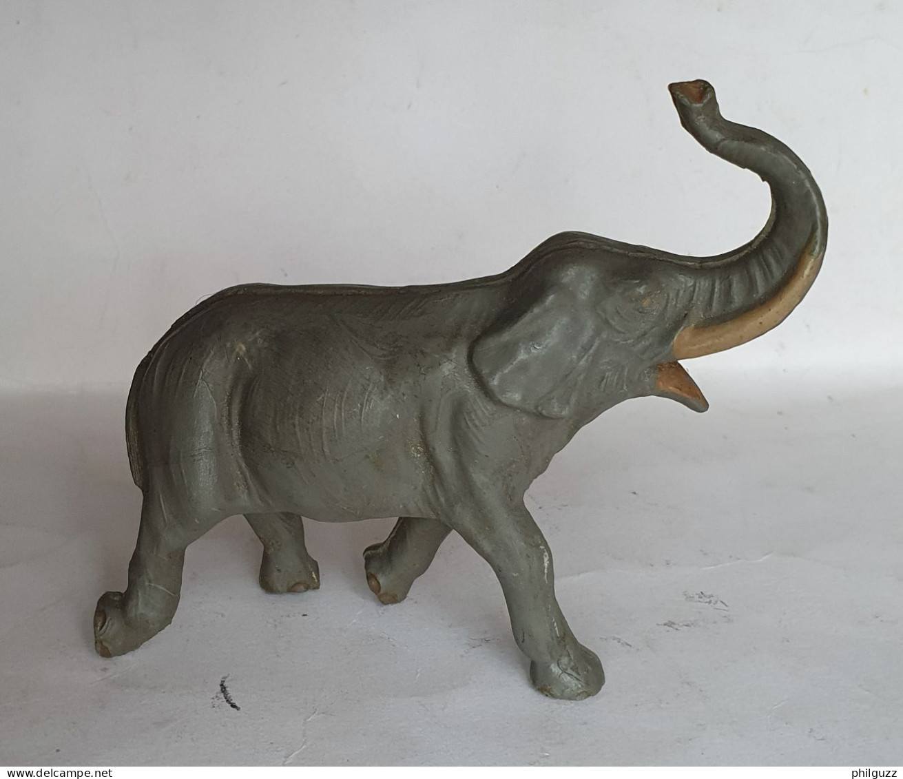 Très Bel FIGURINE ELEPHANT EN PLASTIQUE CREUX 50's - Sonstige & Ohne Zuordnung