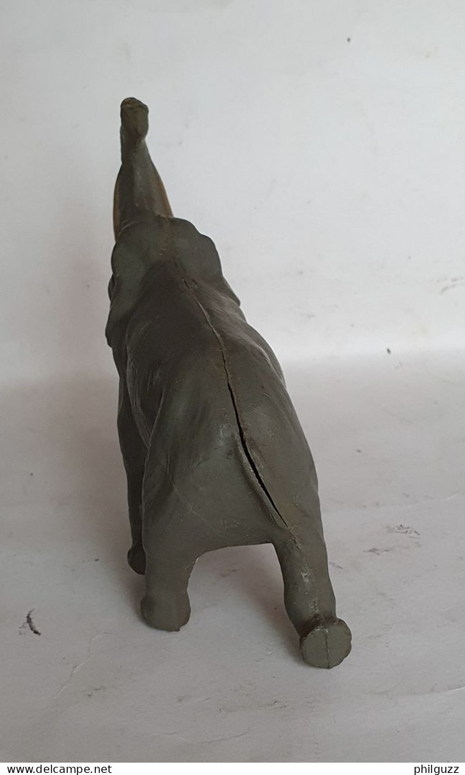 Très Bel FIGURINE ELEPHANT EN PLASTIQUE CREUX 50's - Andere & Zonder Classificatie