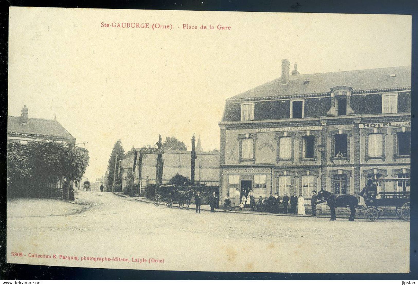 Cpa Du 61 Ste Gauburge -- Place De La Gare    STEP109 - Other & Unclassified