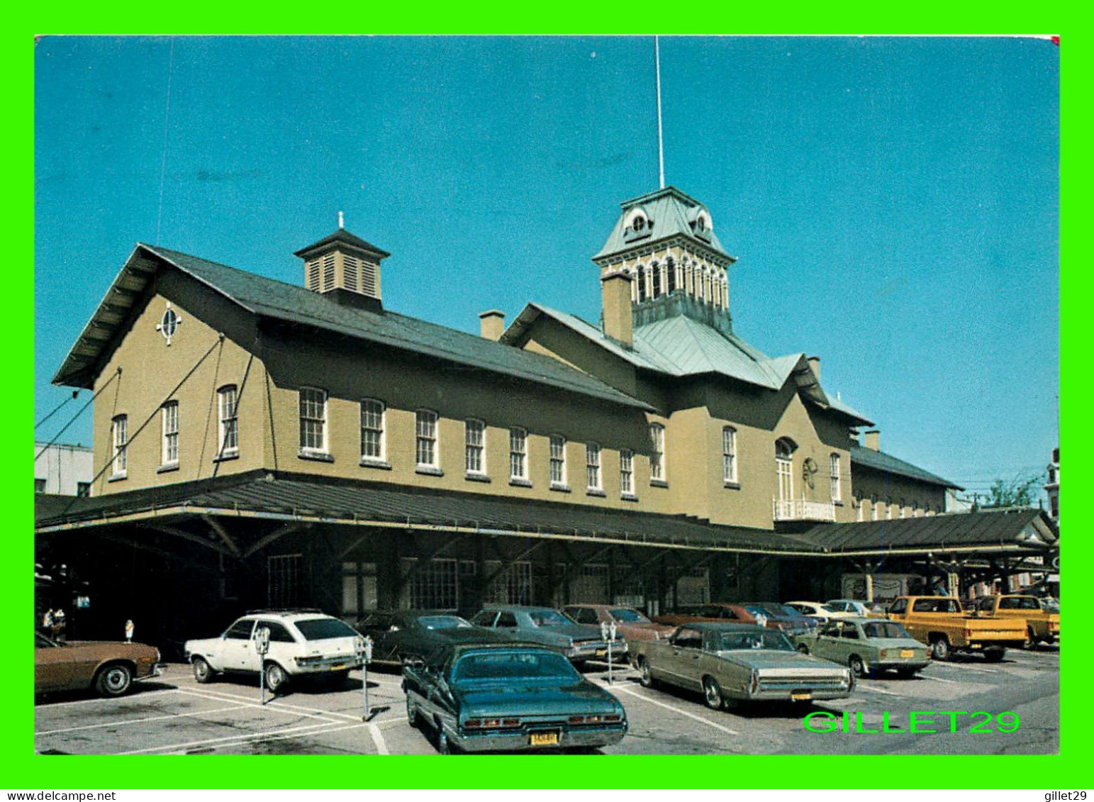 ST-HYACINTHE, QUÉBEC - LE MARCHÉ-CENTRE - ANIMÉE DE VOITURES ANTIQUES - CIRCULÉE EN 1986 - PHOTO, RÉAL BRODEUR INC - - Otros & Sin Clasificación