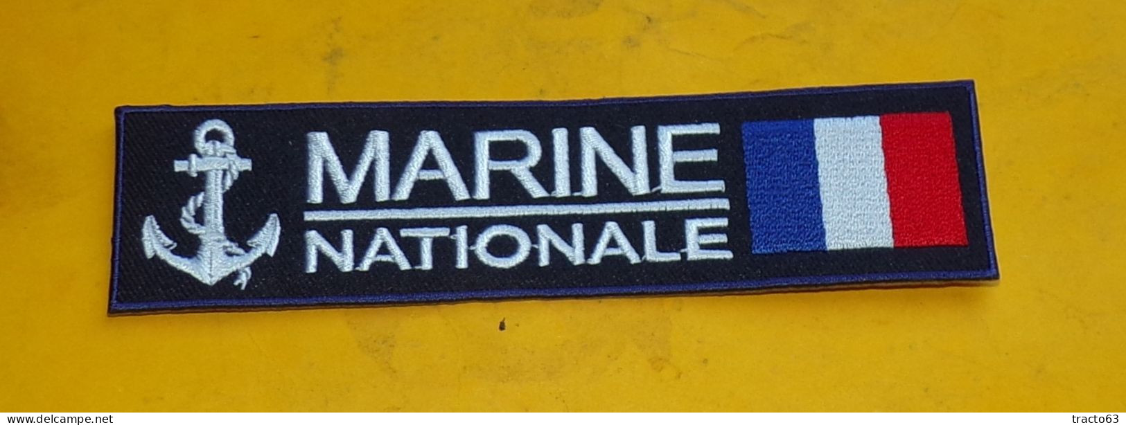 TISSU PATCH : MARINE NATIONALE FRANCAISE , LONGUEUR 14 CM LARGEUR 3,5 CM, BON ETAT VOIR PHOTO . POUR TOUT RENSEIGNEMENT - Stoffabzeichen