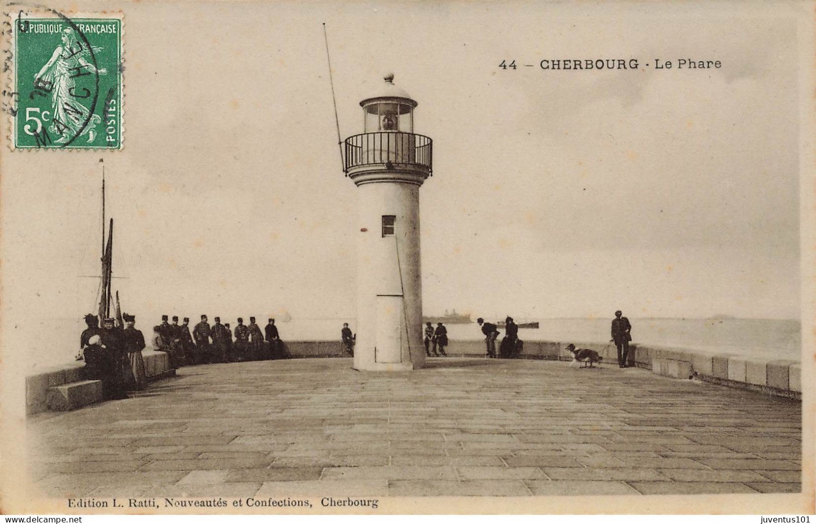 CPSM Cherbourg-Le Phare-44-Timbre-RARE Visuel Avec Un Contour       L2852 - Cherbourg