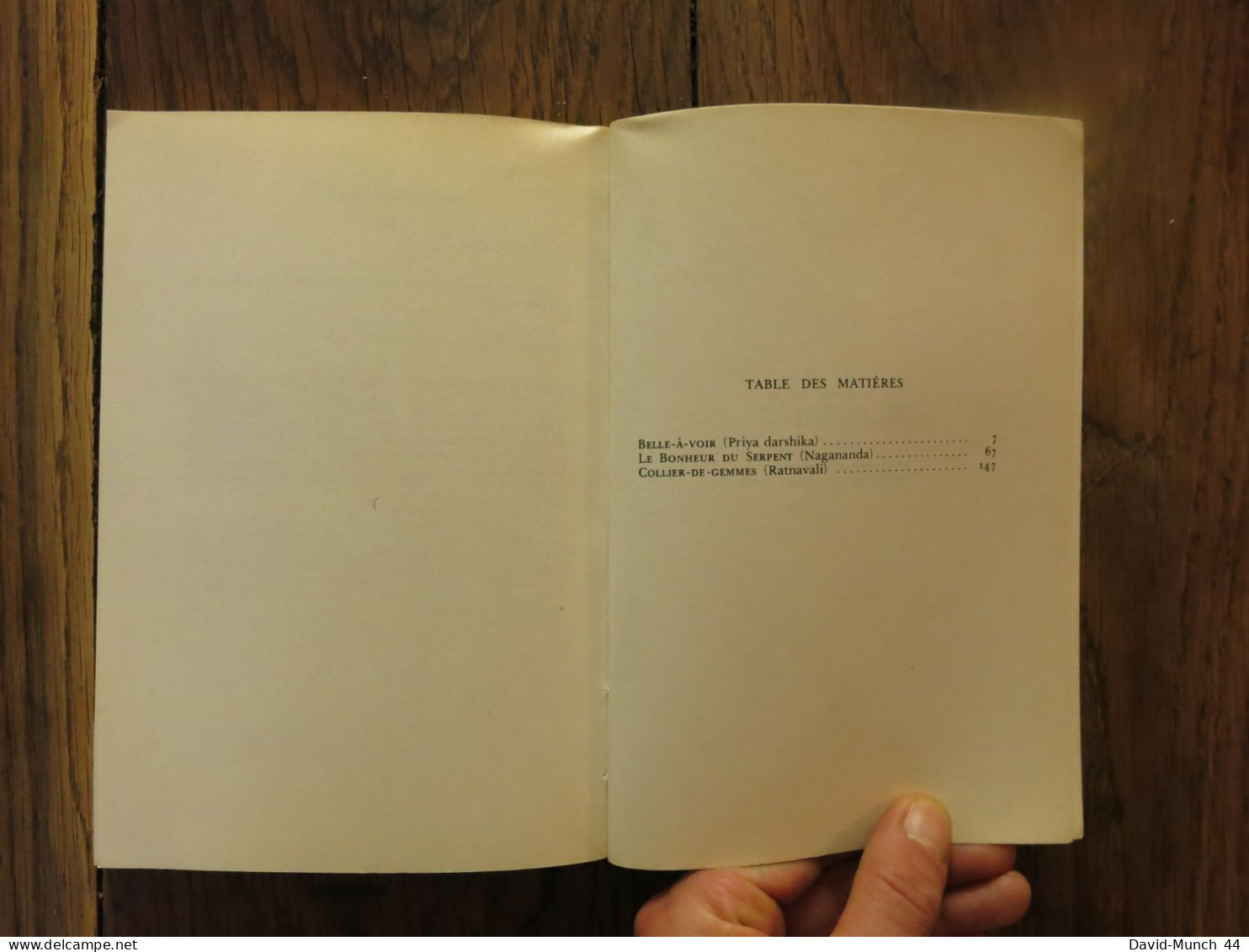 Trois pièces de théâtre de Harsha, VIIe siècle, traduction et adaptation de Alain Daniélou. Buchet / Chastel. 1977