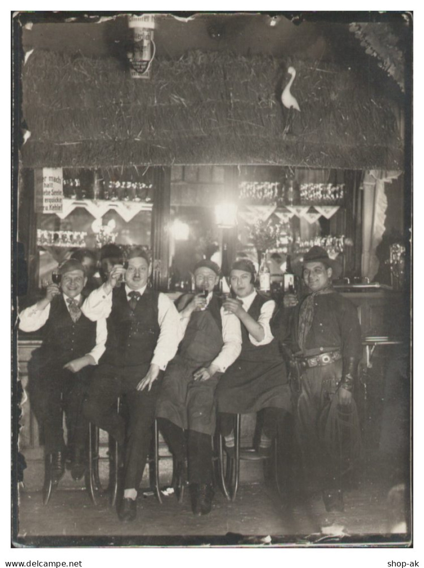 Y28345/ Original Foto Fasching,  Männer Trinken An Der Bar Ca.1930 - Carnevale