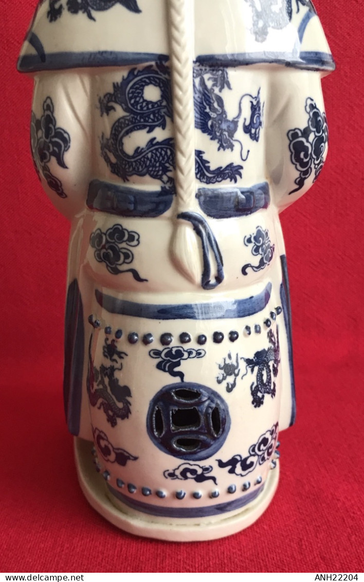 Magnifique statuette dignitaire Chinois - Porcelaine bleue & blanc - Chine, 2ème moitié 20ème siècle