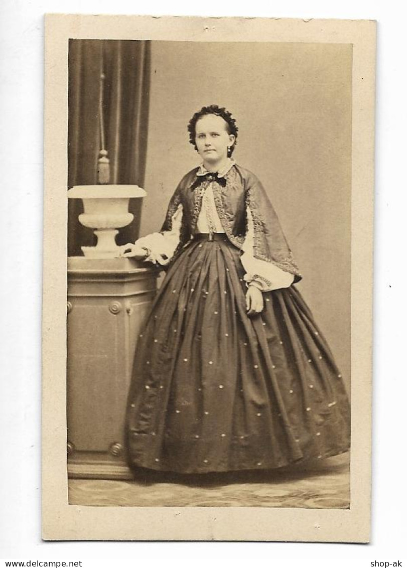 Y27768/ CDV Foto Junge Frau Mit Reifrock  Ca. 1875 - Andere & Zonder Classificatie