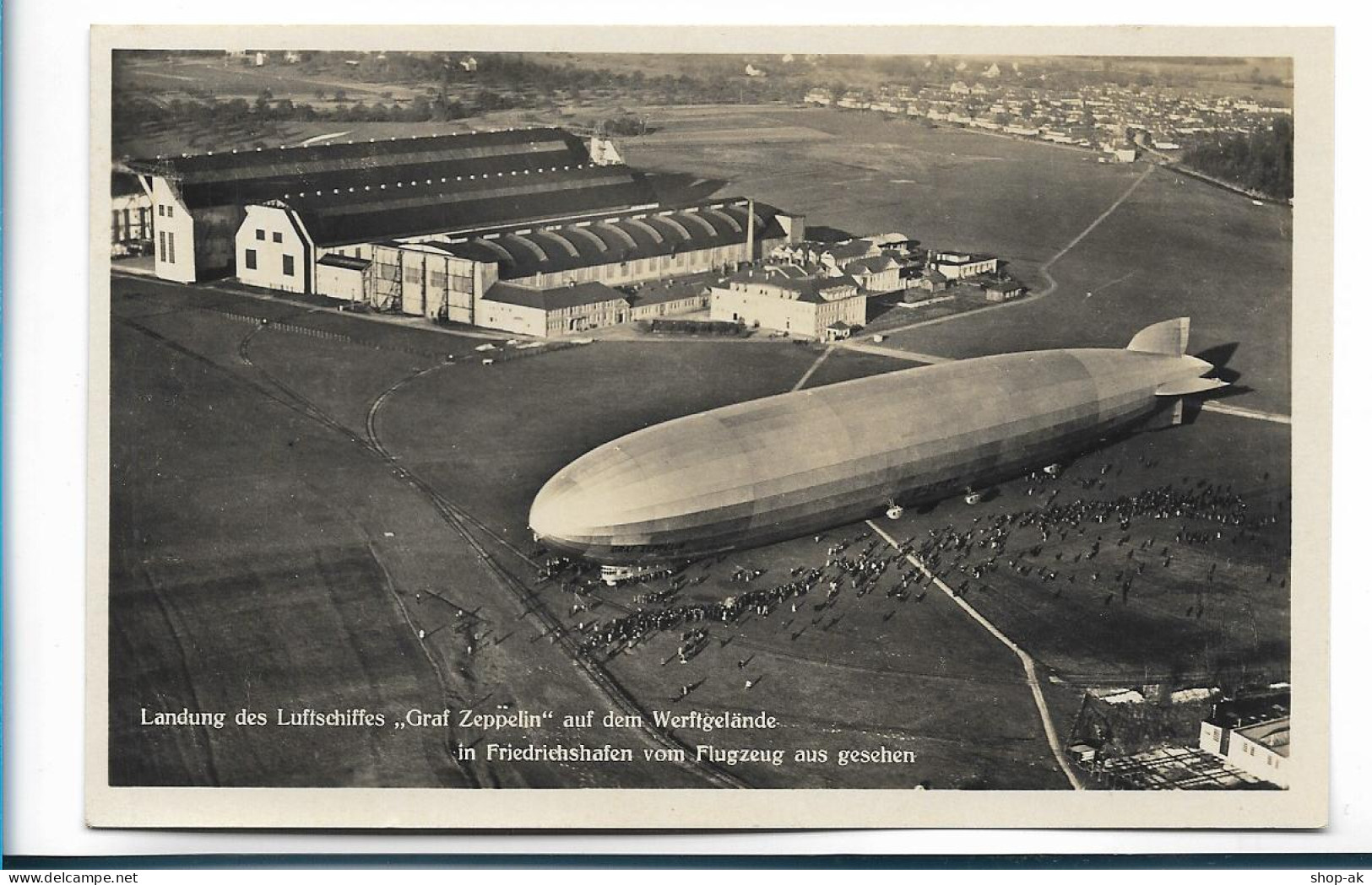 XX18216/ Graf Zeppelin Werftgelände Landung Friedrichshafen Foto AK 1930 - Zeppeline