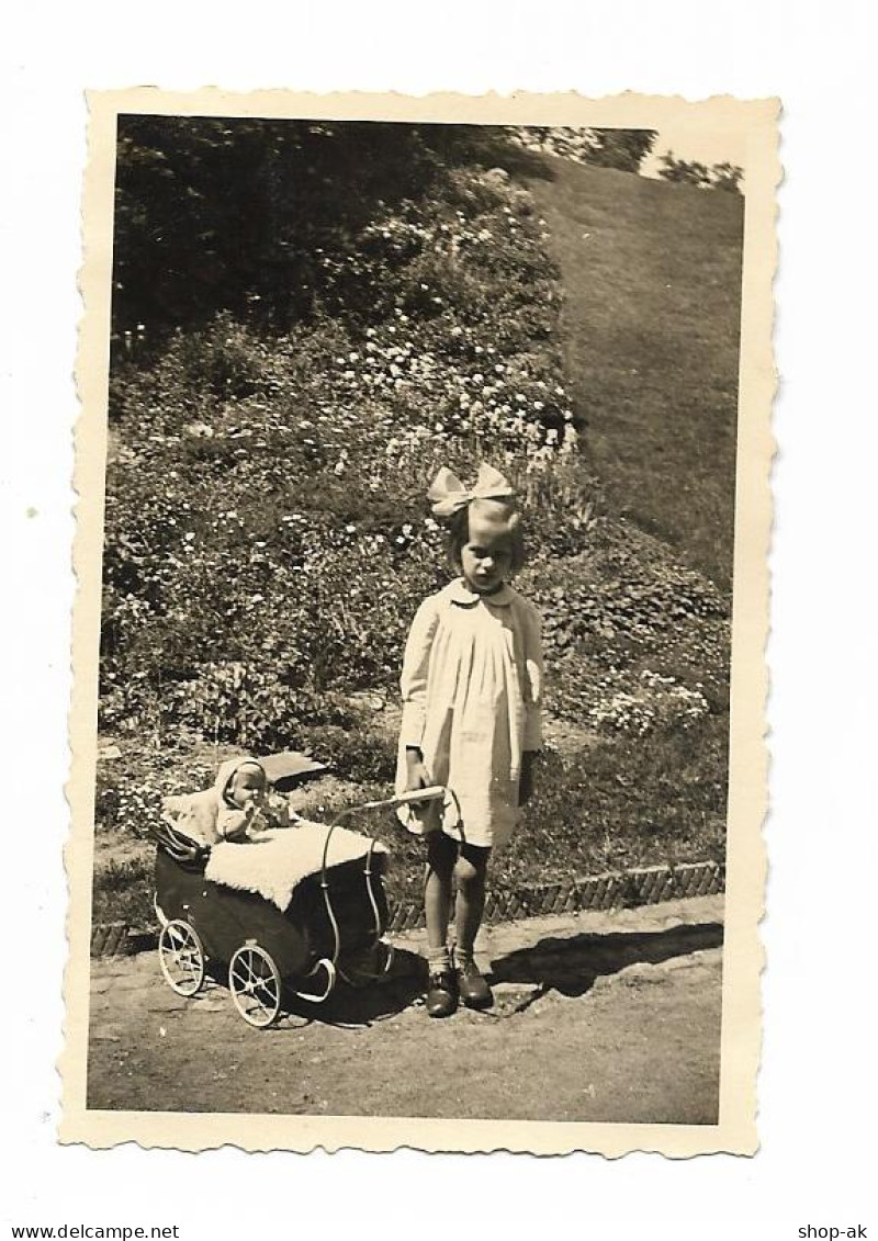 Y26854/ Mädchen Mit Puppe Puppenwagen Foto 40/50er Jahre  - Spielzeug & Spiele