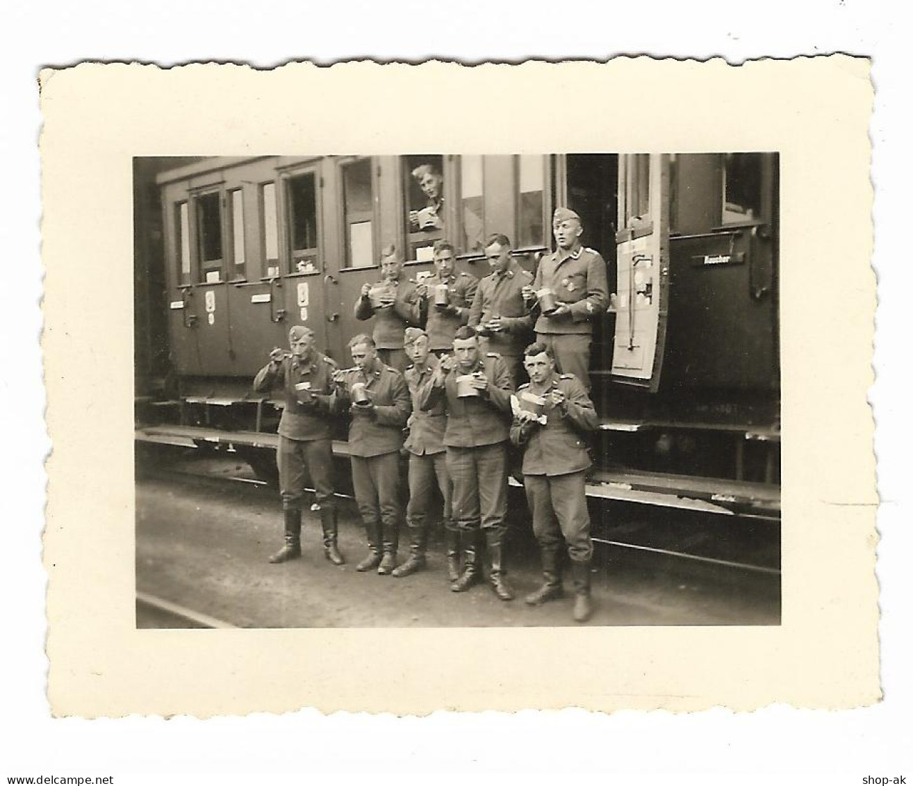 Y25483/ Soldaten Beim Essen In Stettin , Eisenbahn Militär Ca.1940 Foto  - 1939-45