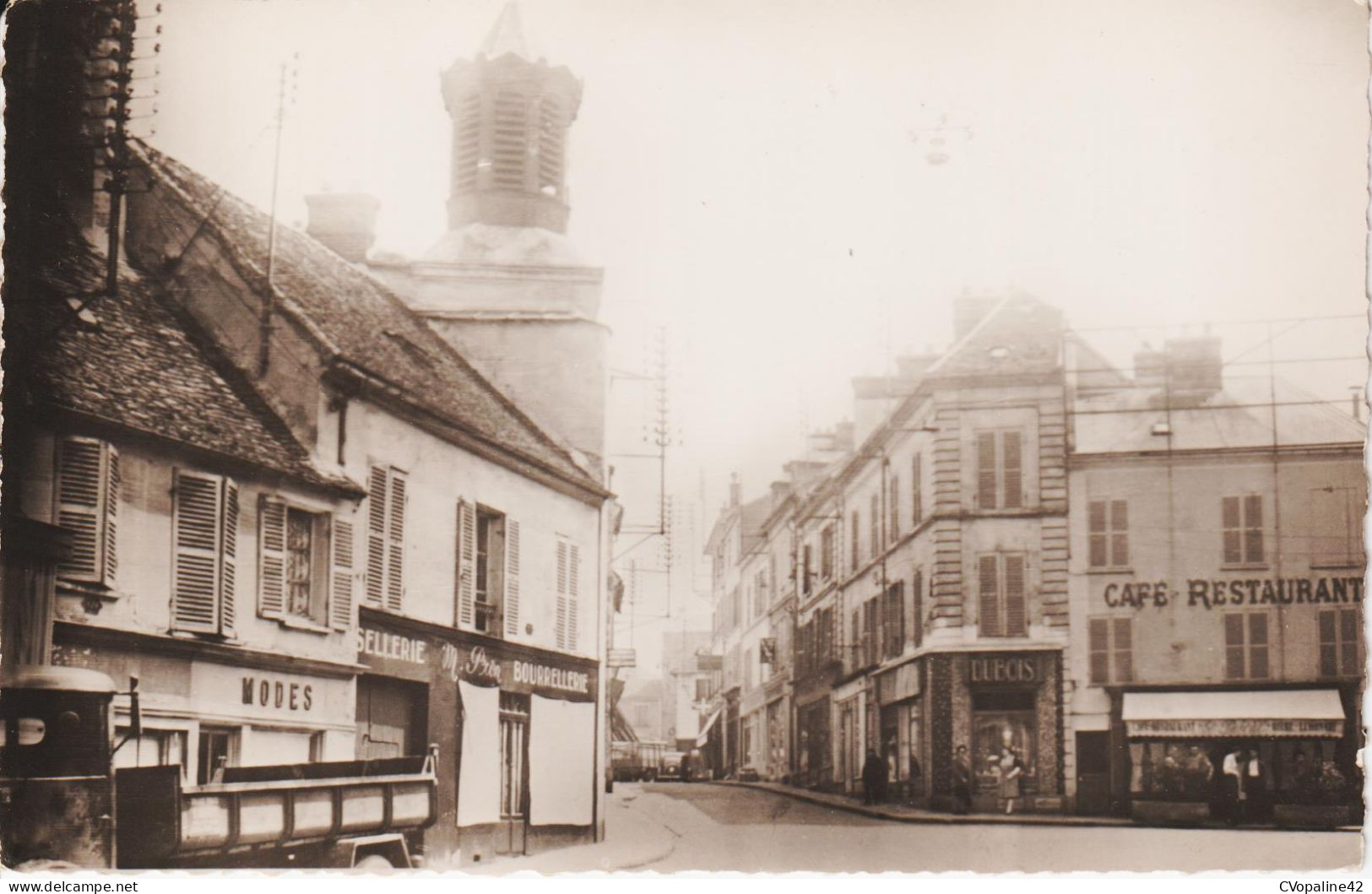 ARPAJON (91) L'Hôtel-Dieu Et La Rue Guinchard  CPSM  PF - Arpajon