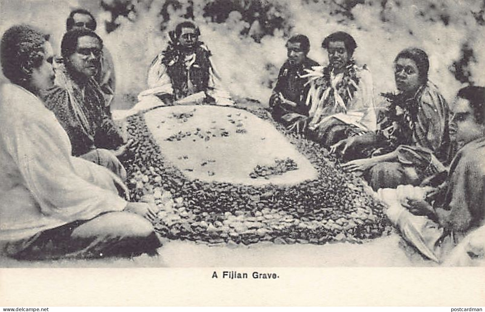 Fiji - A Fijian Grave - Publ. Robbie And Company Ltd.  - Fidji