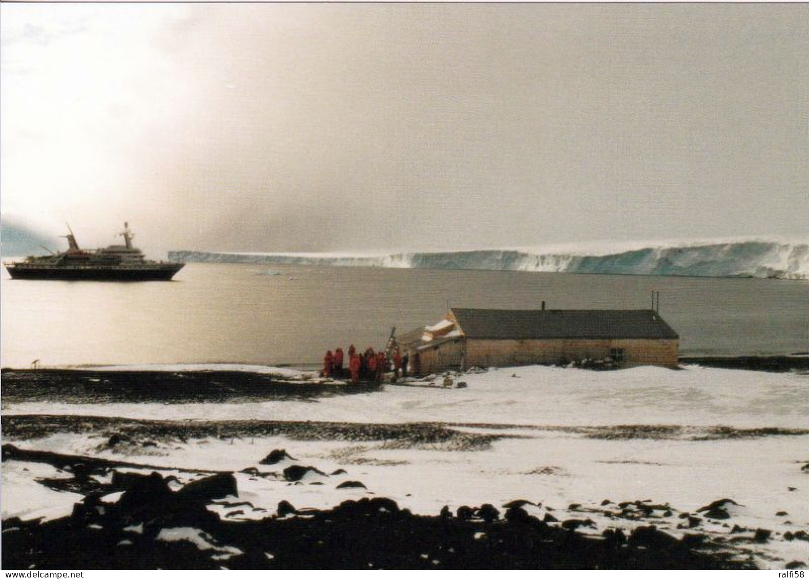 1 AK Antarktis / Antarctica * Captain Scott*s Haus Von Der Expedition 1912 - Crusing Ship Front Cape Evans, Ross Sea * - Sonstige & Ohne Zuordnung