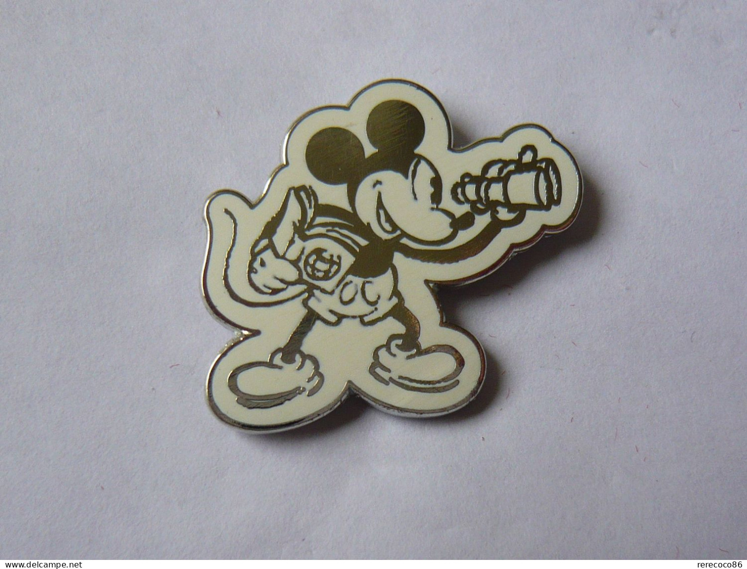 Pins DISNEY MICKEY JUMELLES TBQ - Disney