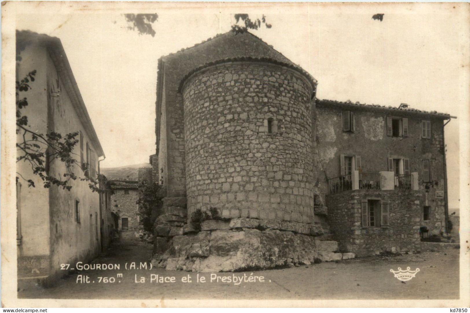 Gourdon, La Place Et Le Presbytere - Gourdon