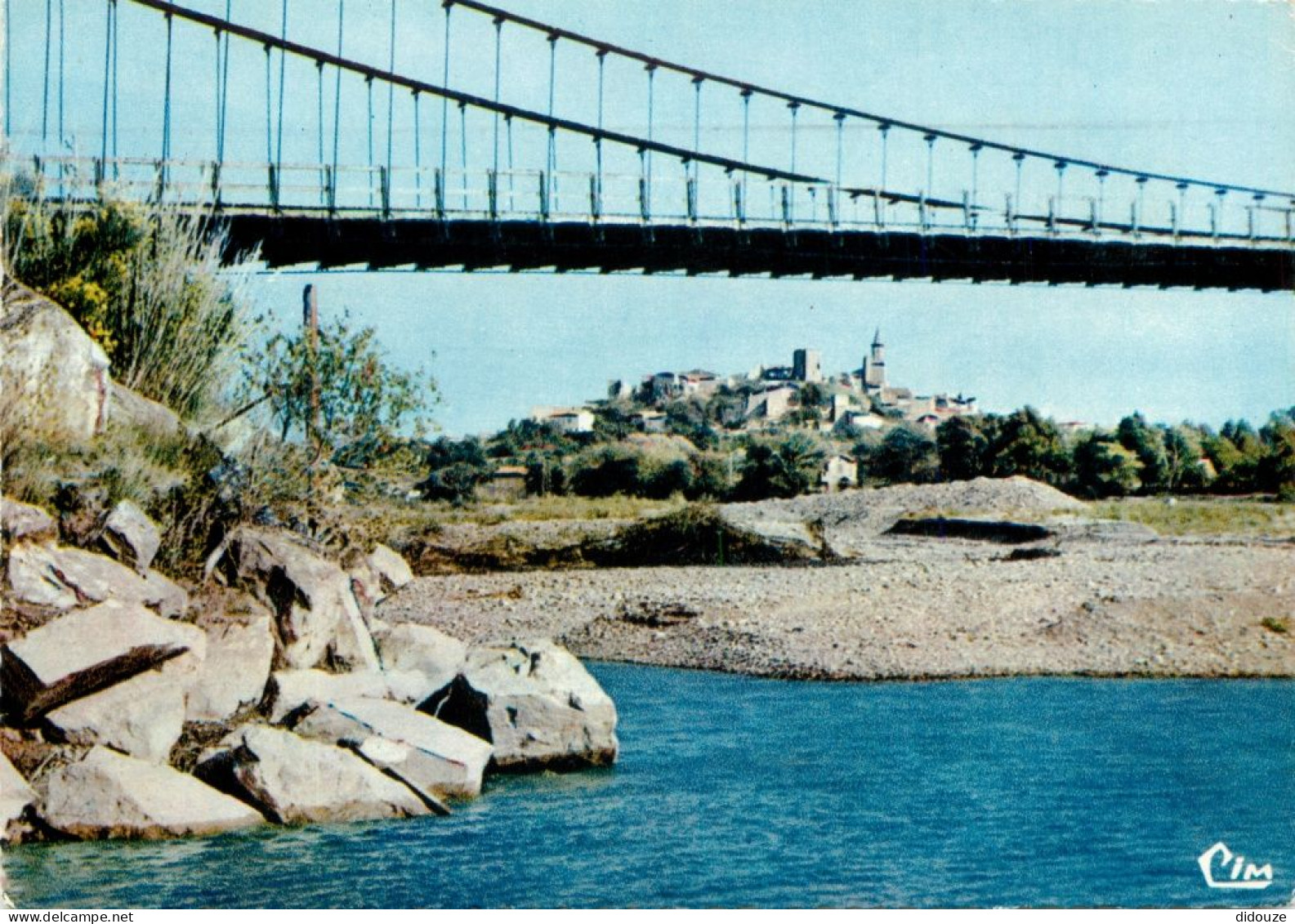 13 - Mallemort En Provence - Pont Suspendu Sur La Durance Avec Vue Sur Un Coin Pittoresque De Mallemort - Carte Dentelée - Mallemort