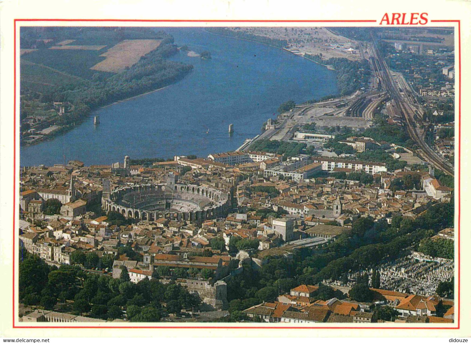 13 - Arles - Vue Générale Aérienne - CPM - Voir Scans Recto-Verso - Arles