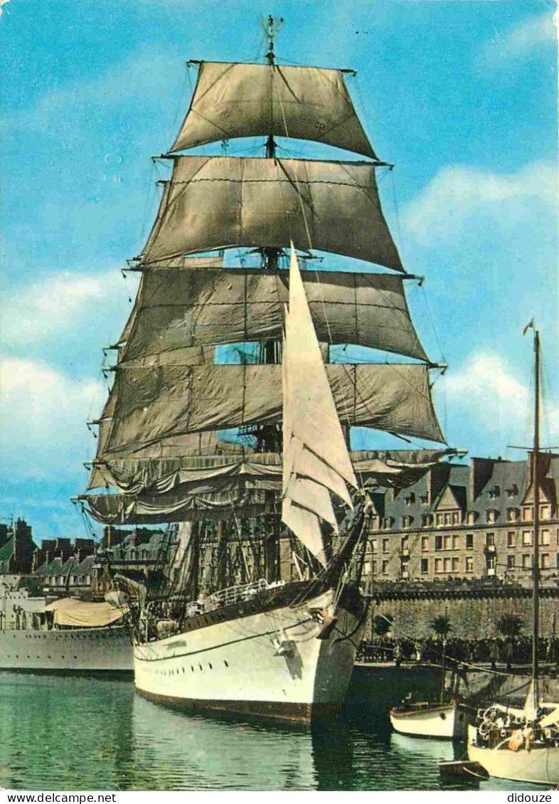 Bateaux - Voiliers - Bretagne - Saint Malo - Bassin Vauban Devant Les Remparts - Le Trois-Mâts Gorch Fock De La Marine A - Velieri