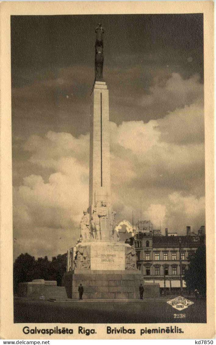 Galvaspilseta Riga - Brivibas Piemineklis - Latvia