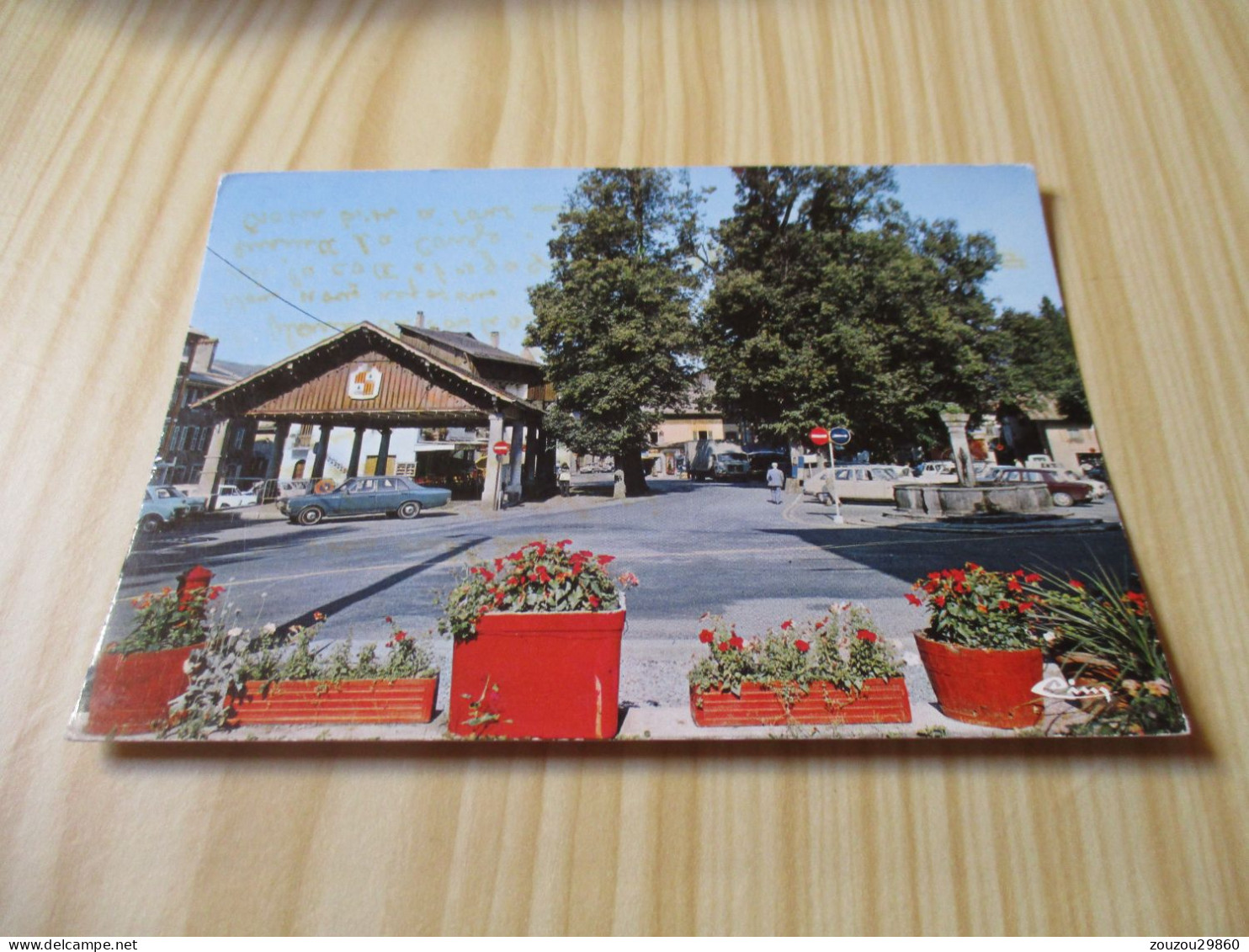 Samoëns (74).La Pittoresque Place Du Village. - Samoëns