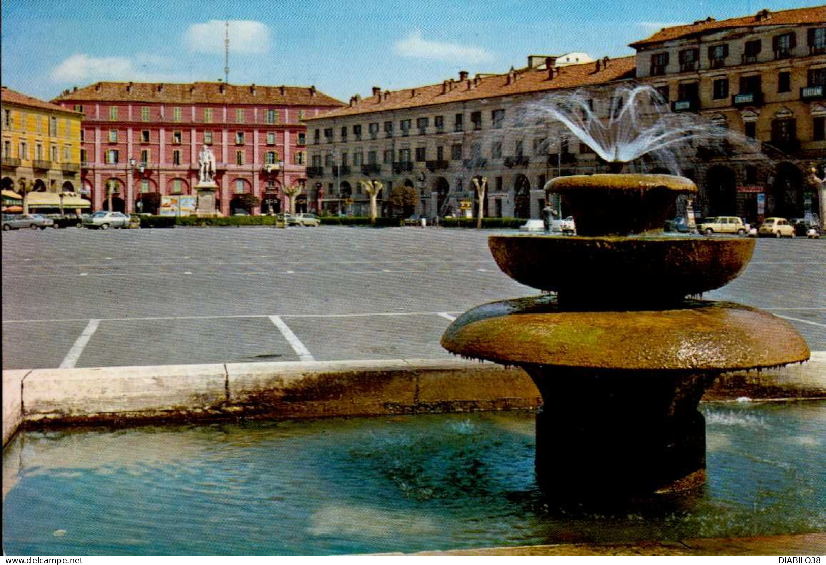 ASTI   ( ITALIE ) PIAZZA ALFIERI - Asti