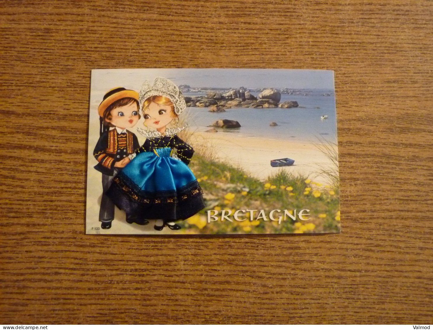 Carte Brodée "Bretagne"  - Jeune Couple - Jeune Femme Costume Brodé/Tissu- 10x15 Cm Env. - Ricamate