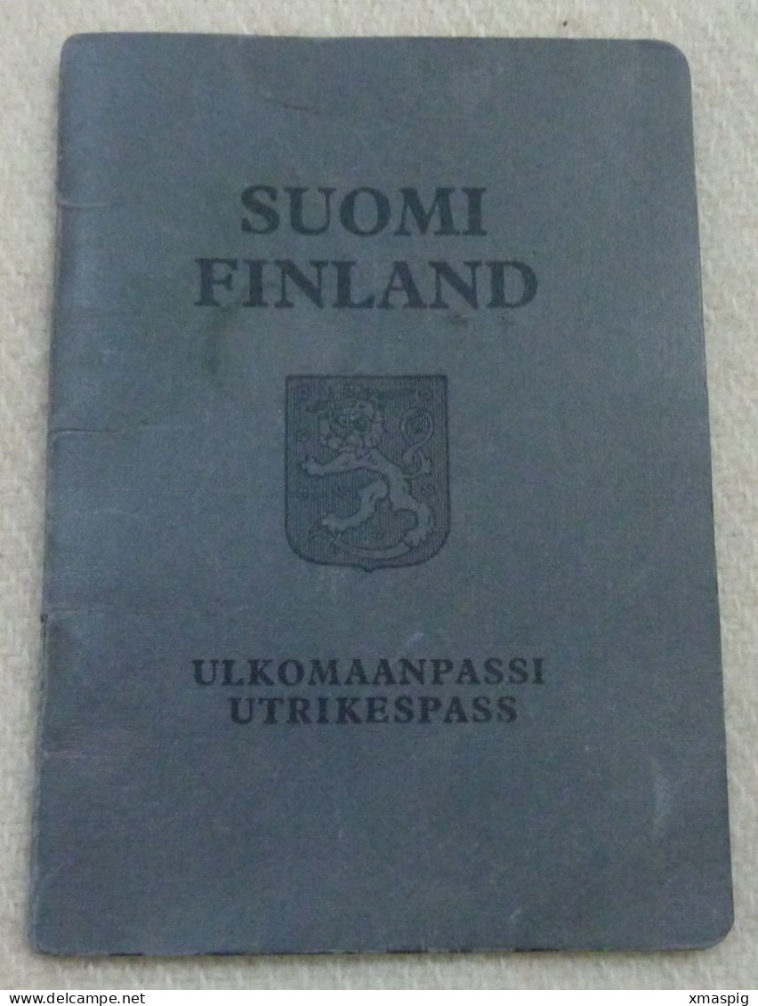 Passport Finland 1952 Reisepass Passeport Pasaporte Obsolete W Revenue Stamps - Documenti Storici