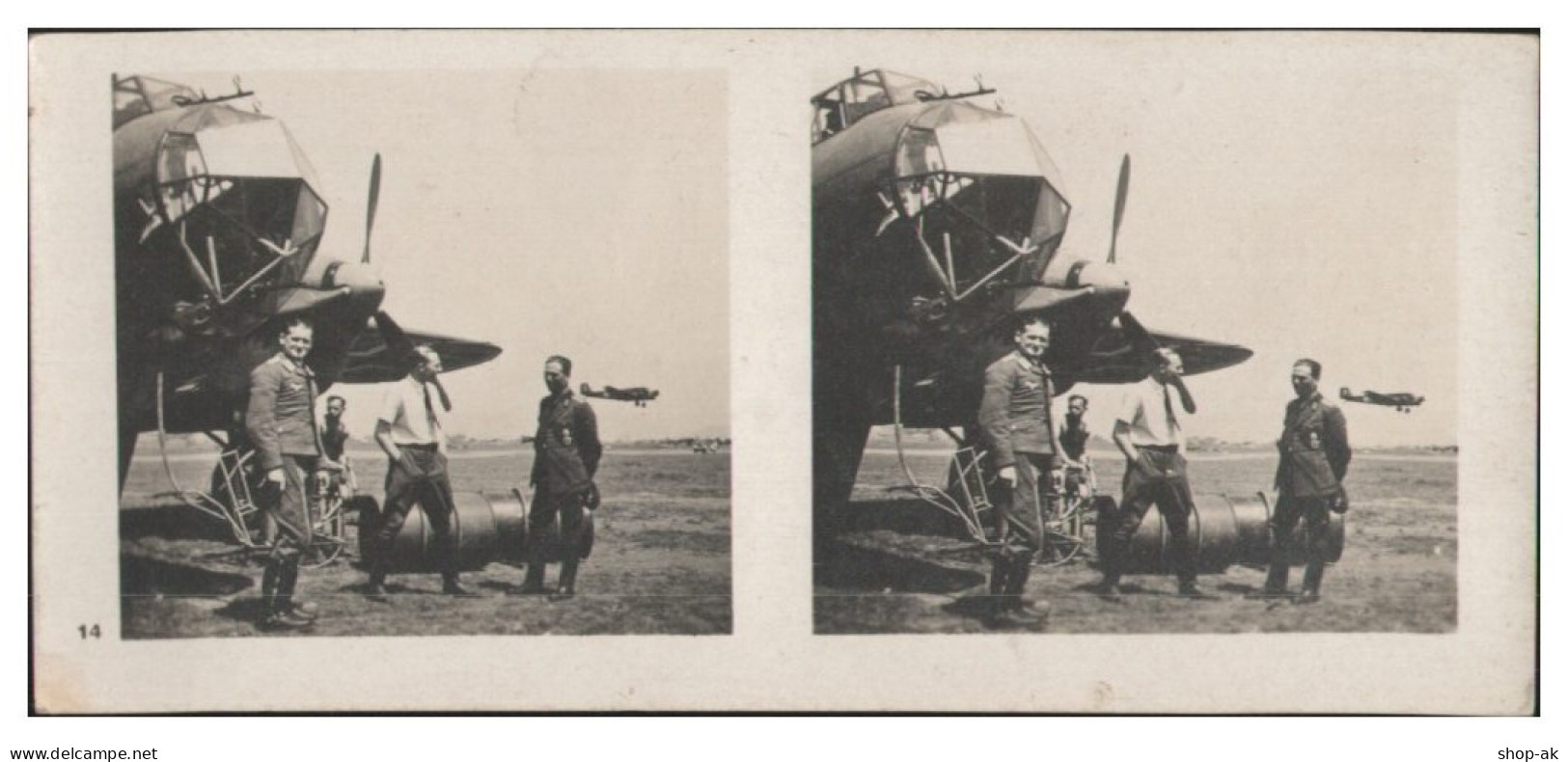 Y28378/ Stereofoto  Flugzeuge Auf Dem Griechischen Feldflughafen 1942 - Guerre 1939-45