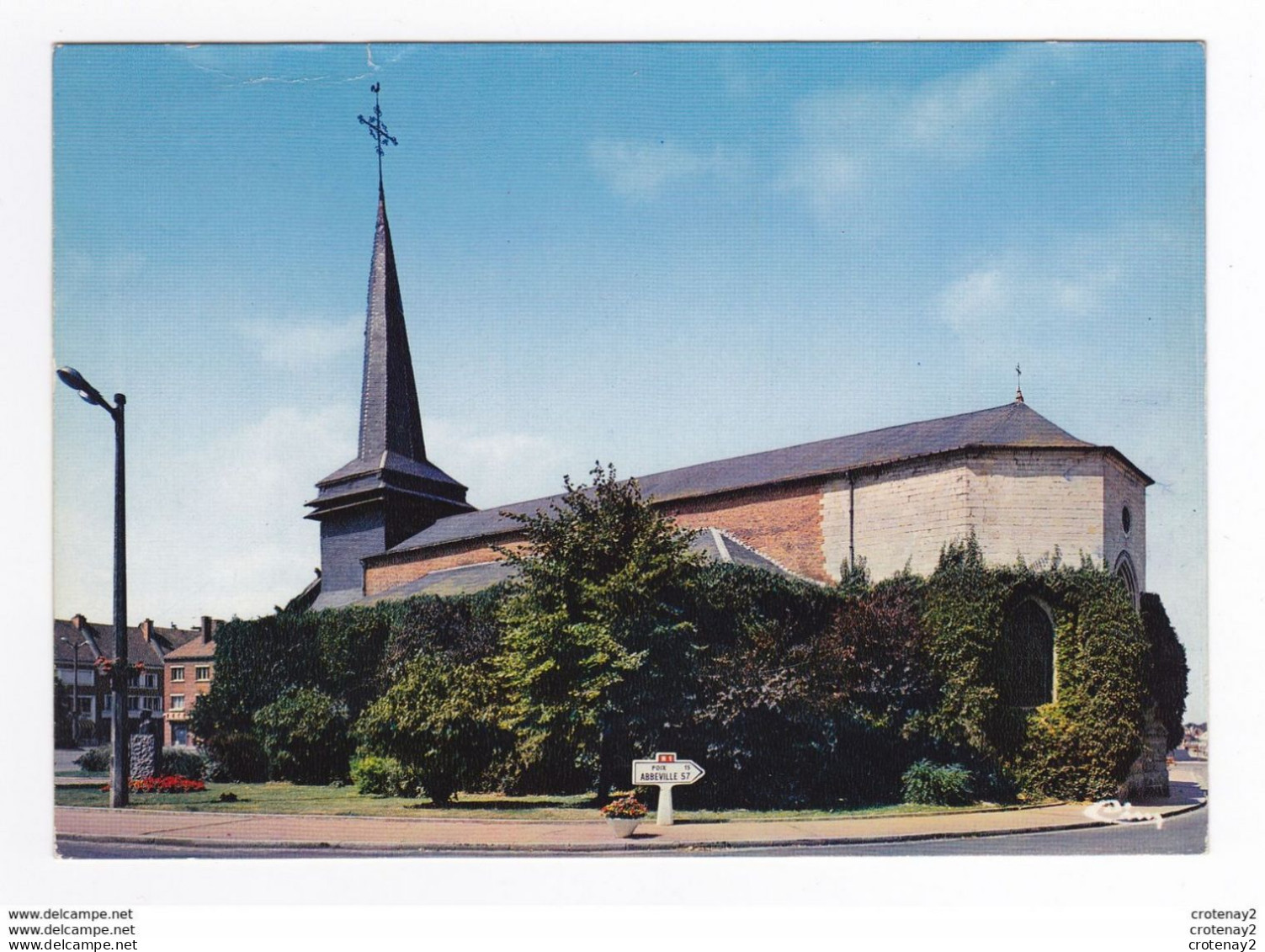 60 GRANDVILLIERS L'Eglise Pancarte Béton RN1 Abbeville 57 Km Poix 15 Km VOIR DOS Et Flamme De 1982 - Grandvilliers