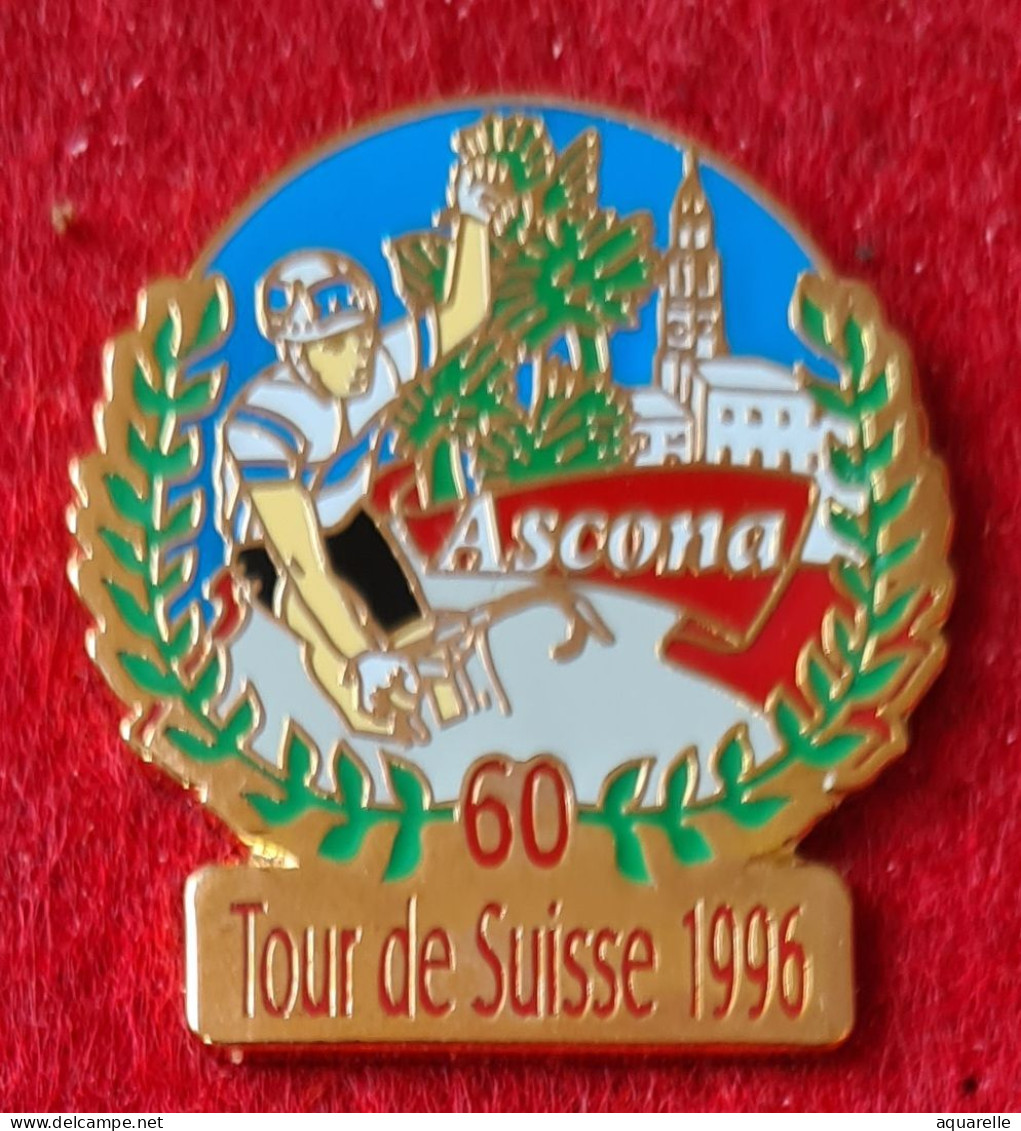 SUPER PIN'S CYCLISME : TOUR De SUISSE 96 Passage à ASCONA En émail Grand Feu Base Or, NUMERO 498/600  3X3,2cm - Wielrennen