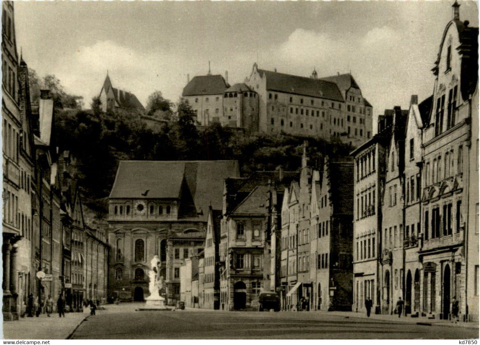 Landshut, Neustadt Mit Blick Zur Burg Trausnitz - Landshut