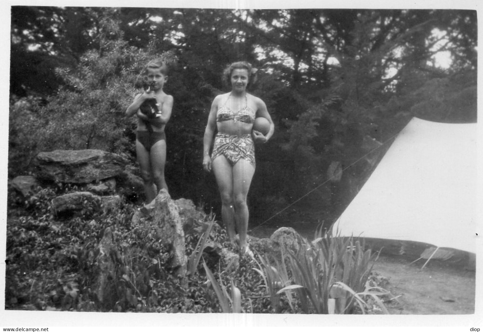 Photographie Photo Vintage Snapshot Bikini Legs Pin Up Sexy Camping - Personnes Anonymes