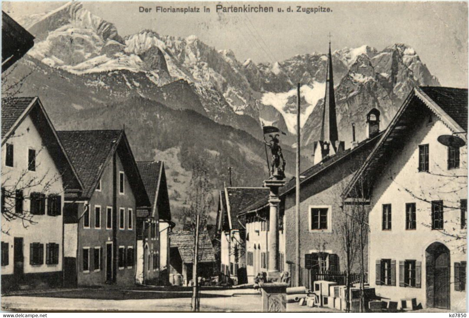 Partenkirchen, Der Floriansplatz M.d. Zugspitze - Garmisch-Partenkirchen