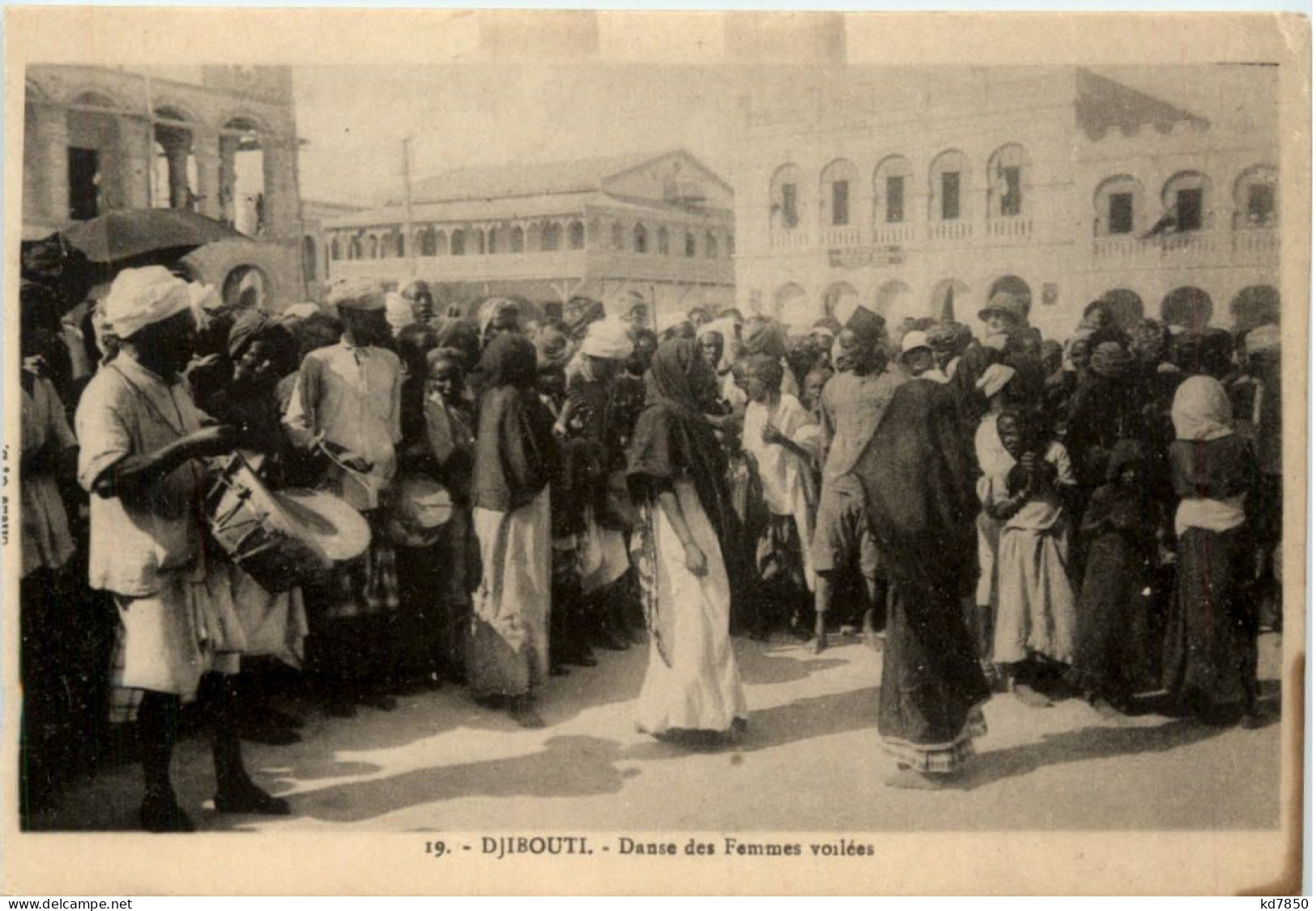 Djibouti - Danse Des Femmes Voilees - Djibouti