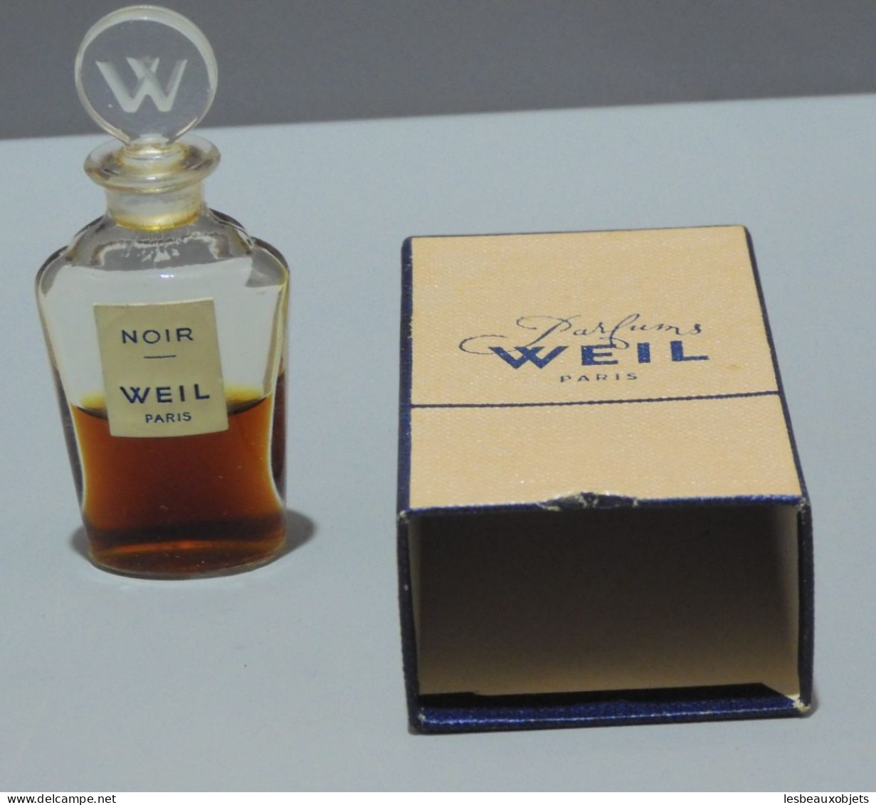 -ANCIEN PETIT FLACON VERRE PARFUM WEIL PARIS NOIR COLLECTION VITRINE déco    E