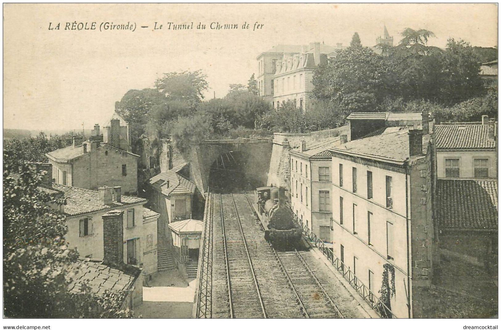 33 LA REOLE. Locomotive Tunnel Du Chemin De Fer - La Réole