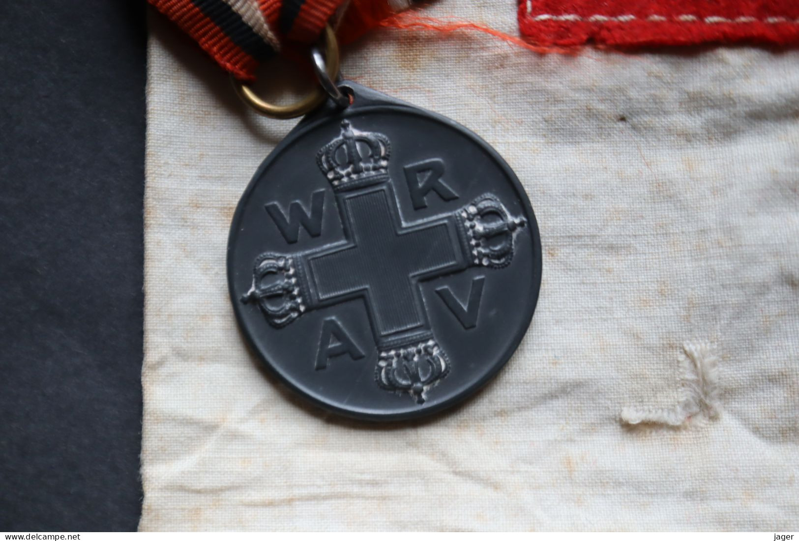 1914  Médaille Et Brassard Croix Rouge AUTRICHE HONGRIE - 1914-18