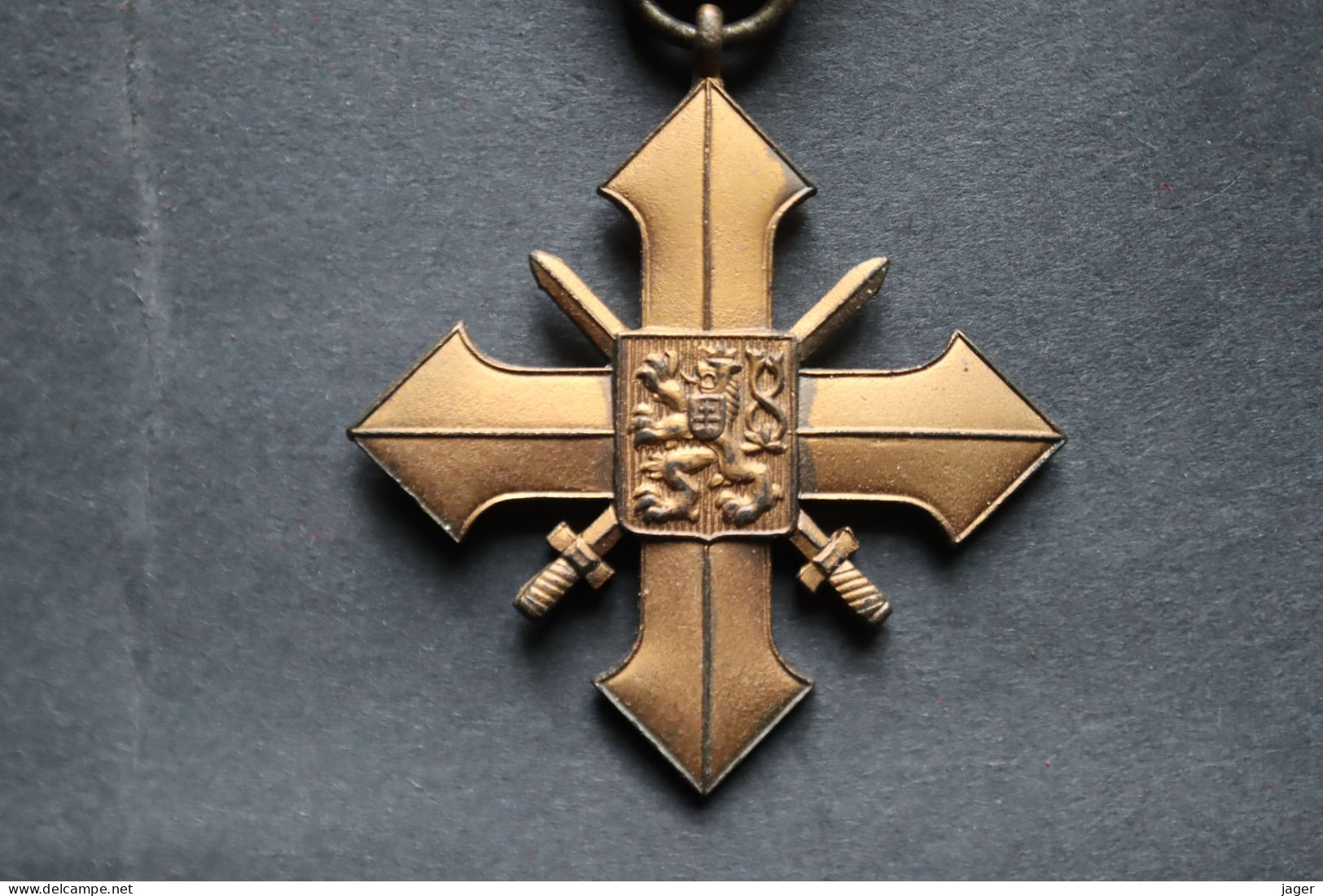 Médaille Croix De Guerre  Tchécoslovaque 1939 Avec Palme   WWII - Otros & Sin Clasificación
