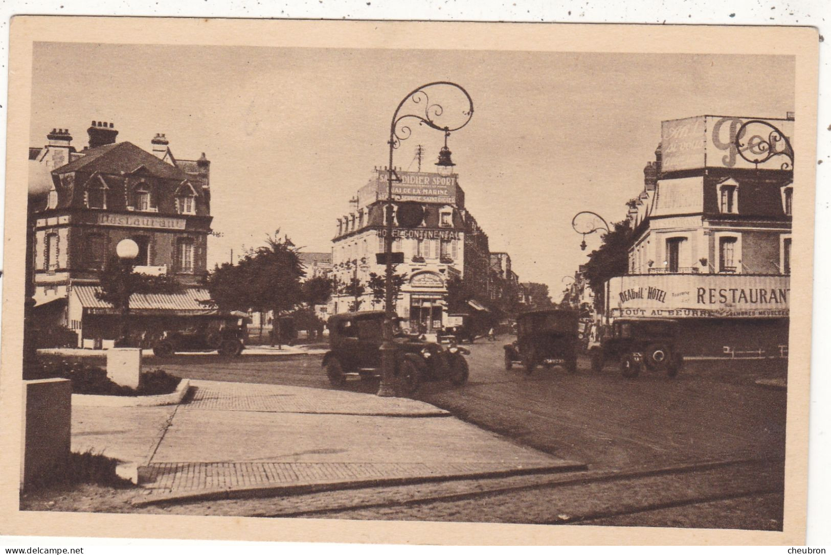 14. DEAUVILLE. CPA . LA PLACE MORNY. - Deauville