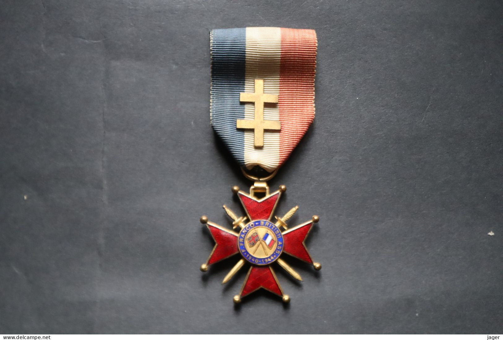 Médaille Croix  Franco British  1940 1944  Chevalier Avec Croix De Lorraine  WWII - Frankrijk