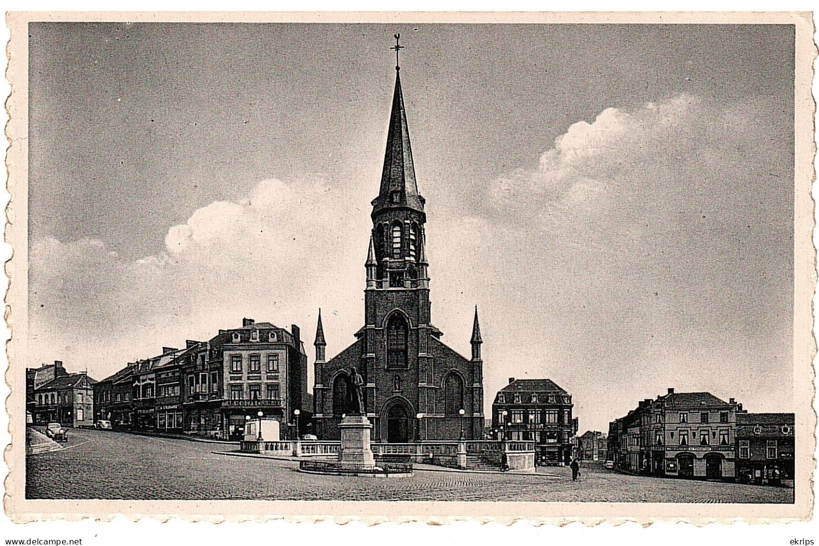 Morlanwelz La Place Et L'Eglise - Morlanwelz