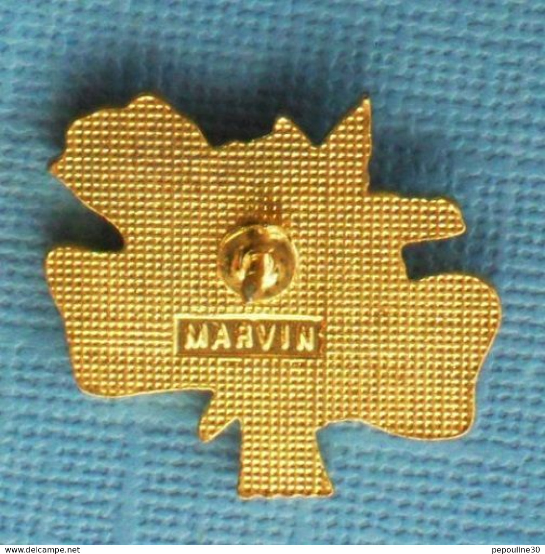 1 PIN'S //  ** LE MUGUET / PORTE-BONHEUR 1er MAI ** . (Marvin) - Parfums