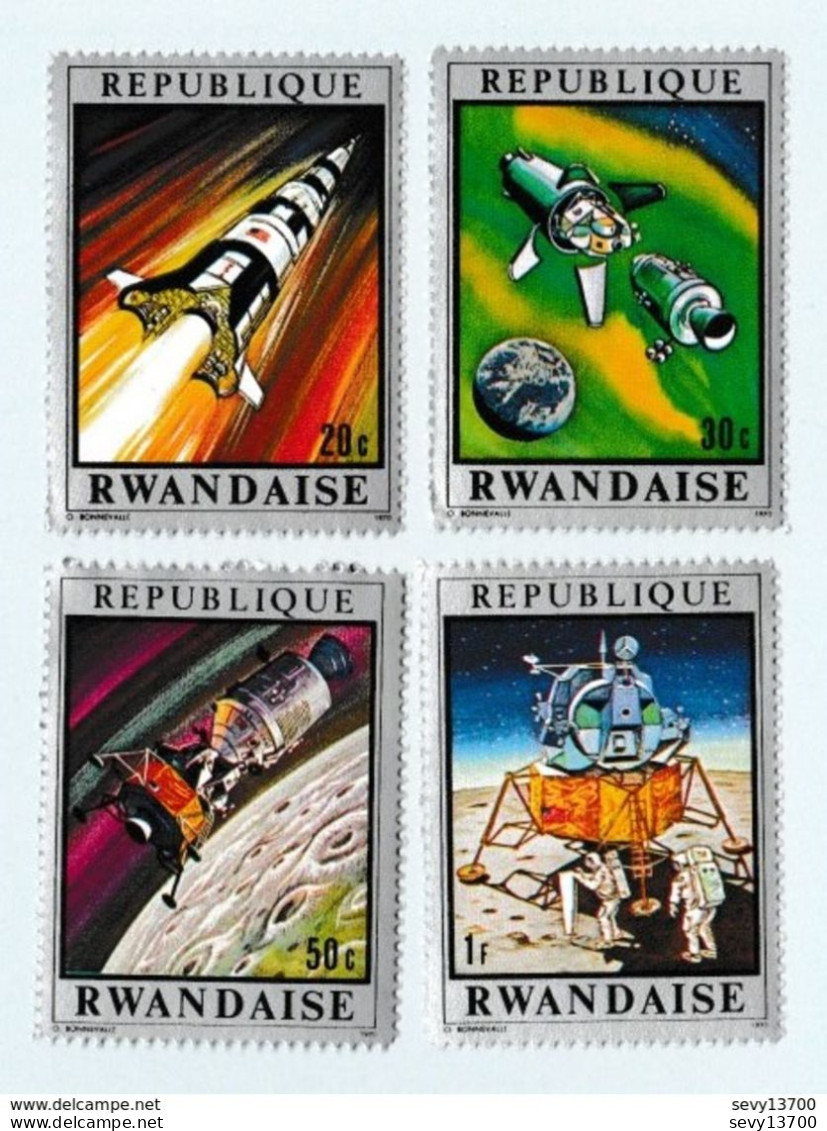 République Rwandaise Lot De 12 Timbres Neufs Transports - Avion, Montgolfière,fusée, Train, Voilier - Verzamelingen