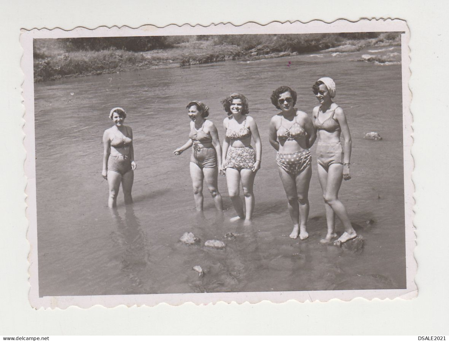 Women With Swimwear, Pose In River, Portrait, Vintage Orig Photo Pin-up 8.6x6.2cm. (33247) - Pin-up