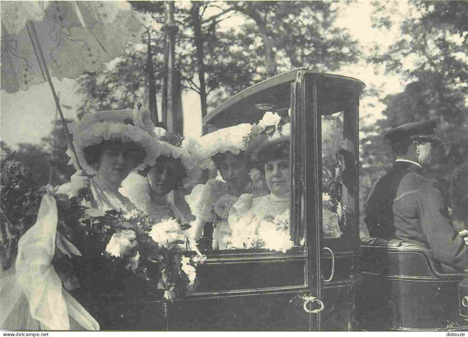 Reproduction CPA - 75 Paris - A Paris Vers 1911 Promenade Des élégantes Pendant La Fête Des Fleurs - CPM - Carte Neuve - - Non Classificati